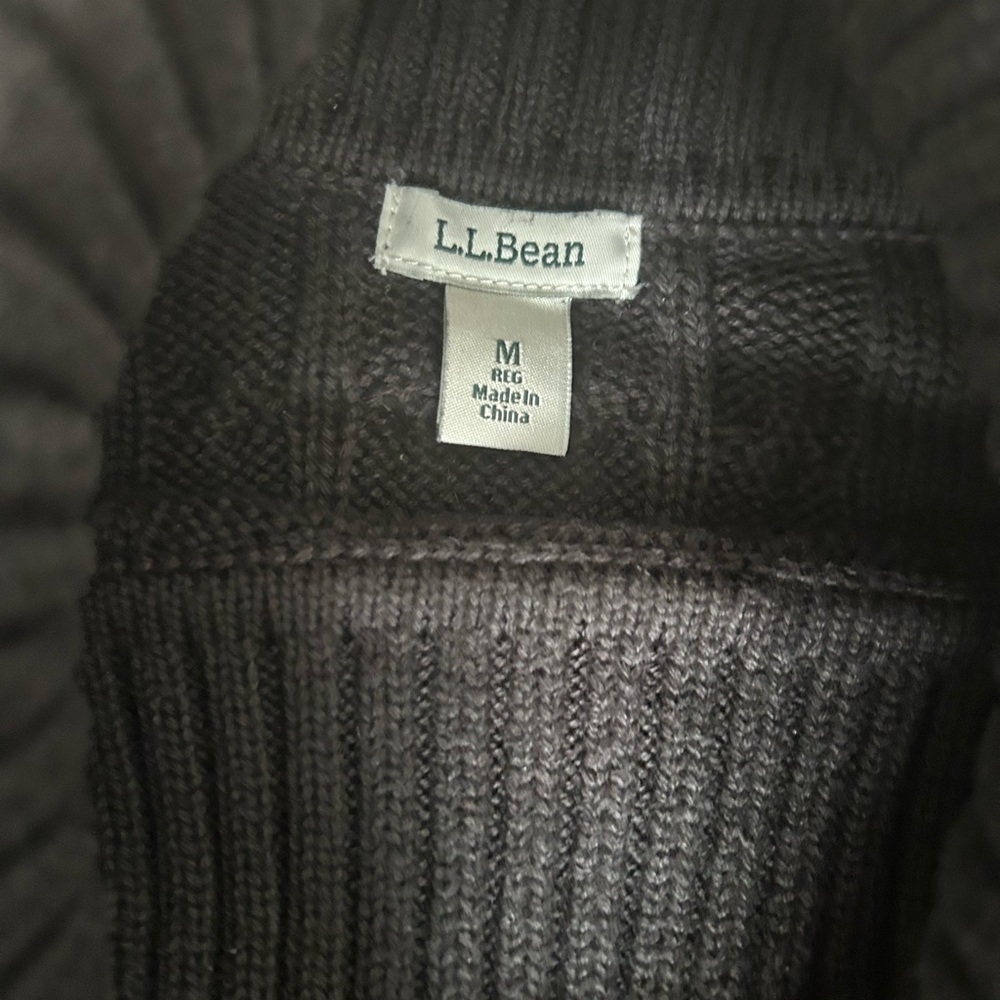 L.L. Bean Women’s Black Cable Knit Turtle Neck Sweater Size Medium - Picture 5 of 9